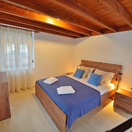Holiday home Plokamos House *